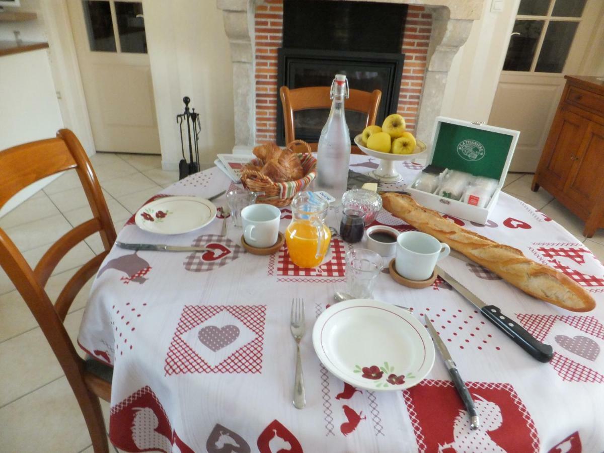Les 4 Vents Hotel Vineuil  Buitenkant foto